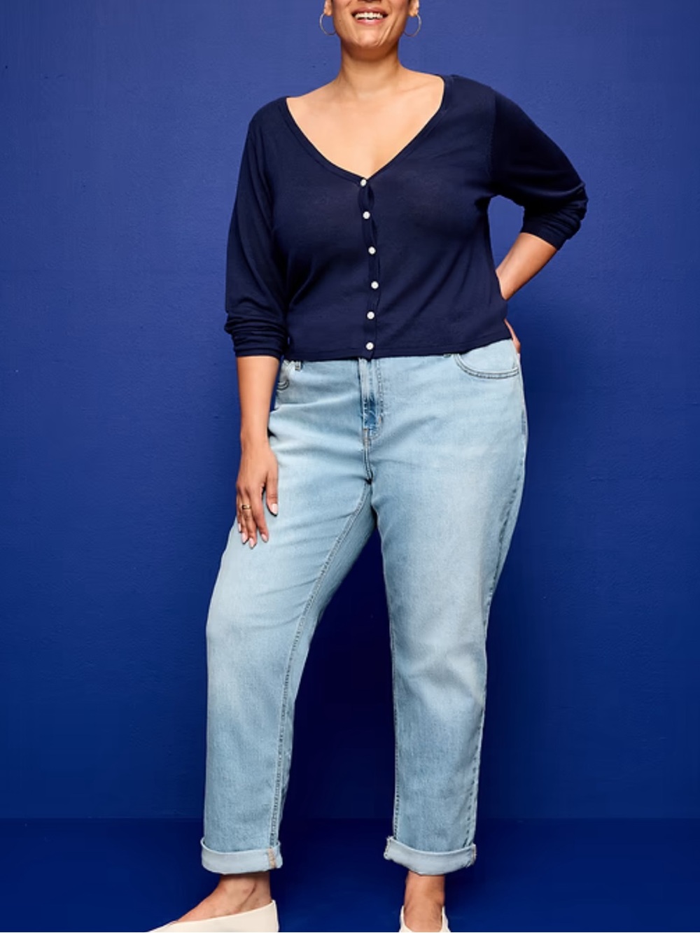 Old Navy Mid Rise Wow Boyfriend Jeans
